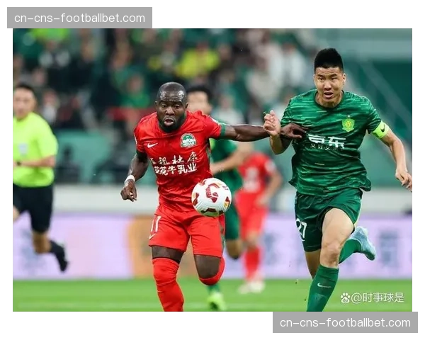 北京国安1-0河南队,进球源自后场断球后的经典三传快攻 北京国安1-0河南队,进球源自后场断球后的经典三传快攻